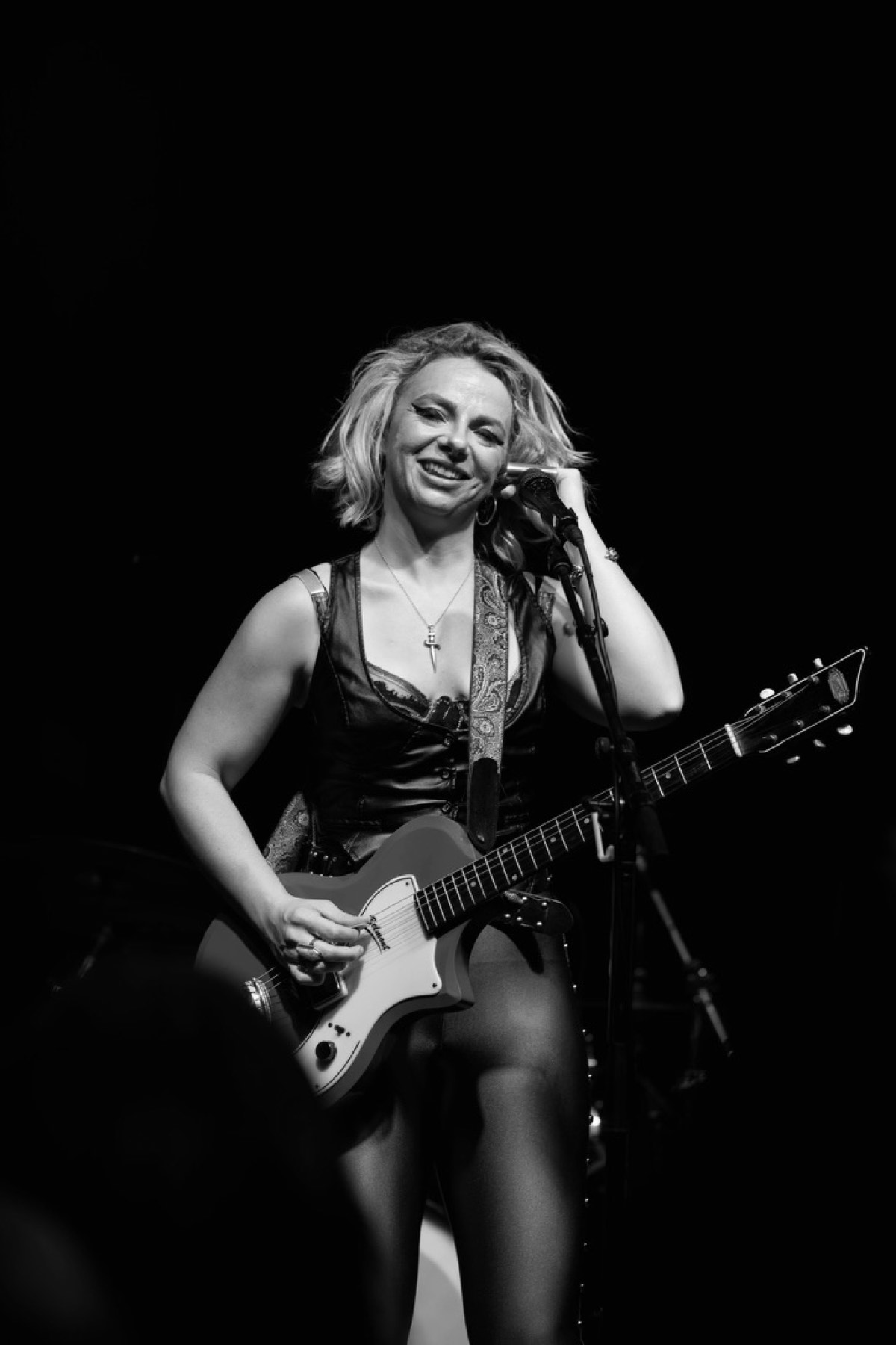 Samantha Fish performing