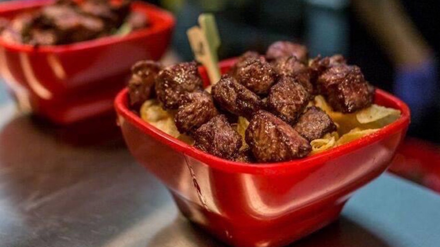 Beef chislic served on a plate